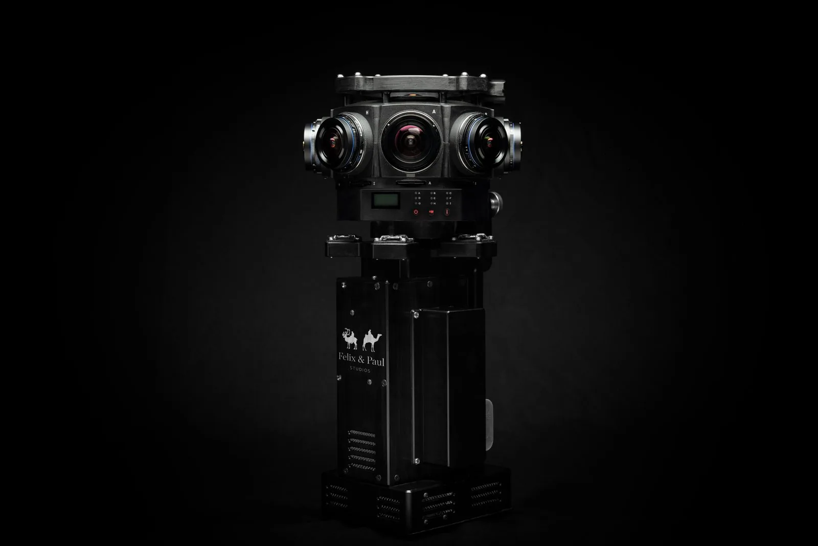 La caméra intérieure de Space Explorers sur son support, photographie de studio
